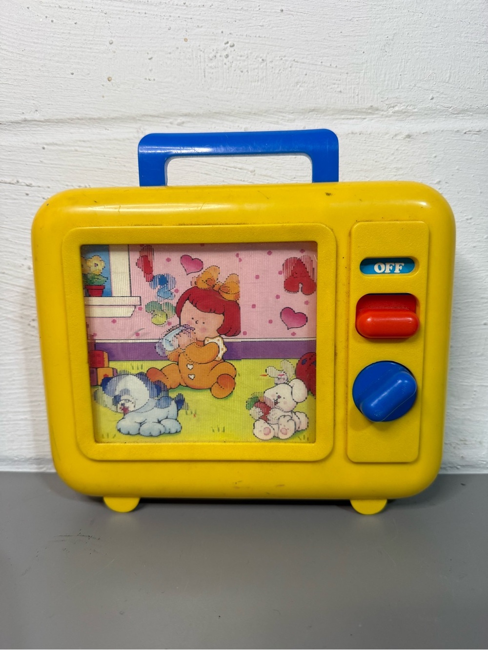 Vintage 1990 Shelcore Musical Toy TV Rolling Holographic Screen Yellow
